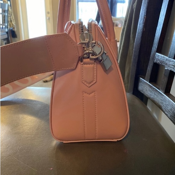 Givenchy x Chito Antigona leather handbag - Picture 5 of 5
